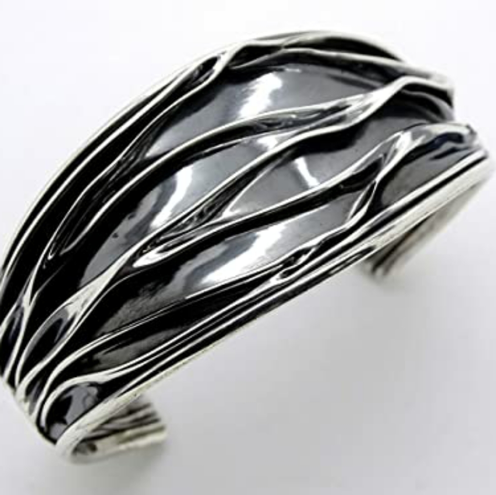Bracelet cuff